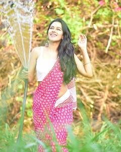 Actress mirnalini ravi  | ஆசை ஓர் புல்வெளி.. நடிகை மிர்ணாளினியின் அசத்தல் போட்டோஸ்!!