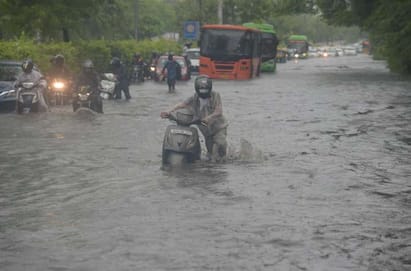 Uttarakhand Flood Heavy Rain sees heaviest October rain in 65 years Watch Video | 65 வருடங்களில் இல்லாத மழை: பெருக்கெடுத்து ஓடும் உத்தராகண்ட் சாலைகள்..தவிக்கும் மக்கள்