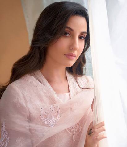 Nora Fatehi को हिंदी बोलने में होती थी दिक्कत, फिर भी ऑडिशन में हिंदी में मिलती थी स्क्रिप्ट, उड़ाया जाता था खूब मजाक Nora Fatehi को हिंदी बोलने में होती थी दिक्कत, फिर भी ऑडिशन में हिंदी में मिलती थी स्क्रिप्ट, उड़ाया जाता था खूब मजाक