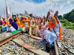 Farmers Stage ‘Rail Roko’ Protest Over Lakhimpur Case, SKM Demands MoS Ajay Mishra’s Dismissal & Arrest