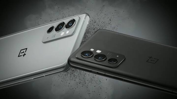 OnePlus 9RT: ਚੀਨ 'ਚ OnePlus 9RT 13 ਅਕਤੂਬਰ ਨੂੰ ਲਾਂਚ ਕੀਤਾ ਗਿਆ ਹੈ ਤੇ ਇਹ 19 ਅਕਤੂਬਰ ਨੂੰ ਸੇਲ 'ਤੇ ਆਵੇਗਾ। ਉਮੀਦ ਕੀਤੀ ਜਾ ਰਹੀ ਹੈ ਕਿ ਬ੍ਰਾਂਡ ਅਗਲੇ ਹਫਤੇ ਇਸ ਫ਼ੋਨ ਨੂੰ ਭਾਰਤ ਲਿਆਏਗਾ। ਇਸ ਫ਼ੋਨ 'ਚ 120Hz E4 AMOLED ਡਿਸਪਲੇ ਹੋਵੇਗੀ, Qualcomm Snapdragon 888 ਪ੍ਰੋਸੈਸਰ ਹੋਵੇਗਾ, ਪਿਛਲੇ ਪਾਸੇ 50MP ਕੈਮਰਾ ਹੋਵੇਗਾ ਤੇ 65W ਫਾਸਟ ਚਾਰਜਿੰਗ ਸਪੋਰਟ ਦੇ ਨਾਲ 4500mAh ਦੀ ਬੈਟਰੀ ਦਿੱਤੀ ਜਾਵੇਗੀ।