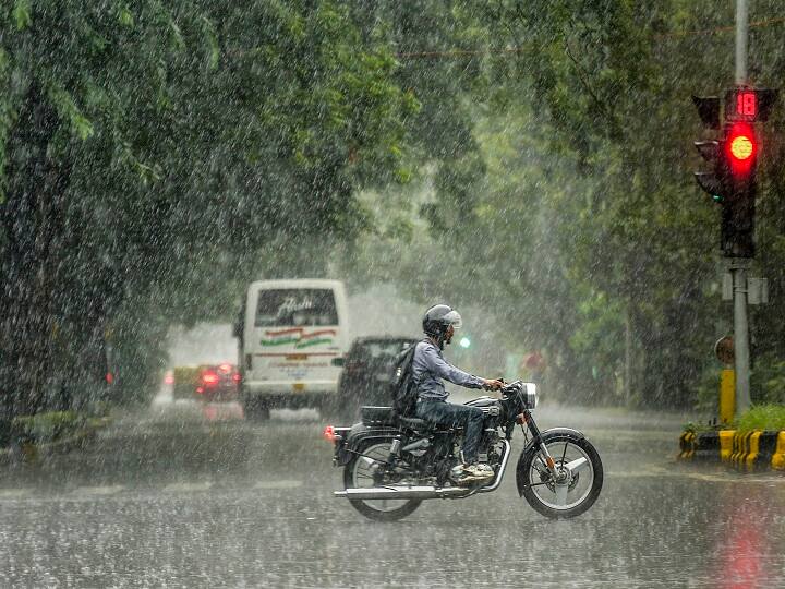 Andhra Pradesh heavy rains affect several parts of state AP Rains: ఏపీ వ్యాప్తంగా భారీ వర్షాలు.. వాయుగుండం ప్రభావం మరో రెండ్రోజులు...