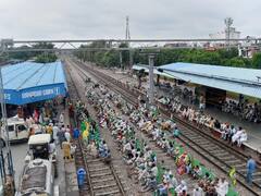 IN PICS: लखीमपुर खीरी हिंसा के विरोध में SKM का ‘रेल रोको’ प्रदर्शन, कई ट्रेन किए गए रद्द