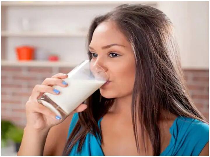 Health Care Tips: ठंडा या गर्म दूध ? दोनों में से कौन सा दूध है सेहत के लिए बेहतर? जानें