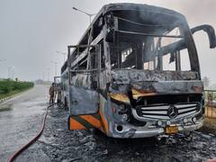 In Pics: ప్రైవేటు బస్సు దగ్ధం.. ఎగసిపడ్డ అగ్ని కీలలు, లోపల 26 మంది ప్రయాణికులు