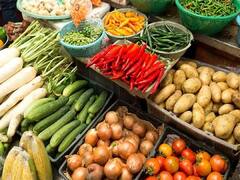 Vegetable Price Hike: বৃষ্টিতে পচে যাচ্ছে সবজি, প্রত্যক্ষ প্রভাব পড়ছে বাজারে, হাত পুড়ছে মধ্যবিত্তের