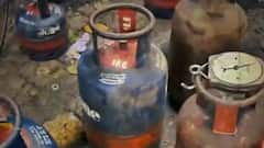 UP Chunav: विधानसभा पर सपा का 'सिलेंडर' वाला प्रदर्शन | Mudde Ki Baat