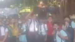 સુરતઃ આ શાળાની મનમાની આવી સામે, ફી ન ભરી હોય તેવા વિદ્યાર્થીઓને કઢાયા શાળાની બહાર