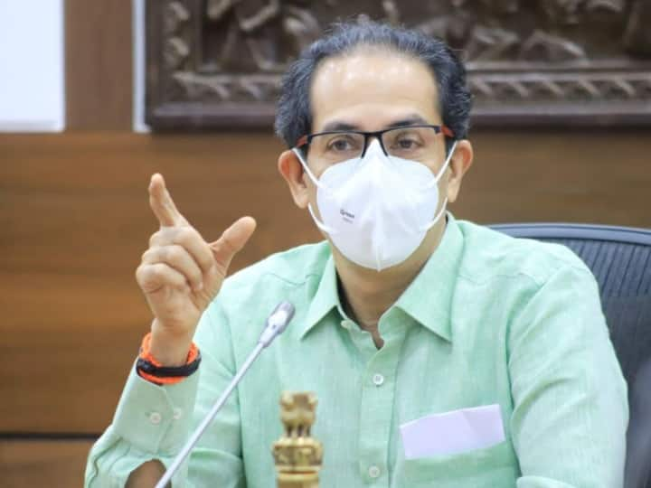 Omicron varient coronavirus CM Uddhav Thackeray called emergency meeting Omicron : ओमिक्रॉनची धास्ती, राज्य सरकार अलर्ट; केंद्राच्या सूचनेची वाट पाहू नका, तातडीने कामाला लागा; मुख्यमंत्र्यांच्या सूचना