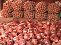 Vegetable Price Hike: হাফসেঞ্চুরি হাঁকিয়েছে পেঁয়াজ, বাকি কোন সবজির দাম কত?