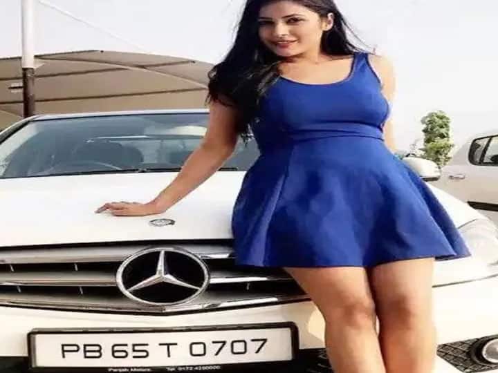 शहनाज़ उर्फ सना का कार कलेक्शन काफी अच्छा है. मीडिया रिपोर्ट की मानें तो शहनाज़ गिल के पास सुपर लग्जरी कार कलेक्शन में ऑडी ए4, होंडा सिटी, रेंज रोवर इवोक, ऑडी क्यू3, मर्सिडीज बेंज सी-क्लास शामिल हैं. मीडिया रिपोर्ट की माने तो शहनाज की ऑडी क्यू3 की कीमत करीब 34 लाख रुपये है. ये लग्जरी कार 1.3 लीटर 4 सिलेंडर इंजन के साथ आती है. 148 बीएचपी और 250 एनएम से ज्यादा टॉर्क देती है.