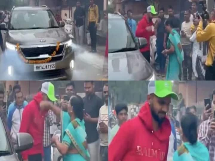 IPL 2021 Chennai super kings player ruthuraj gaikwad received stunning welcome in his home town viral video Watch Video: கியா காரில் கயாமுயா சத்தமில்லாமல் இறங்கிய ருதுராஜ்... வீதிக்கு வந்து வரவேற்ற தாய்!