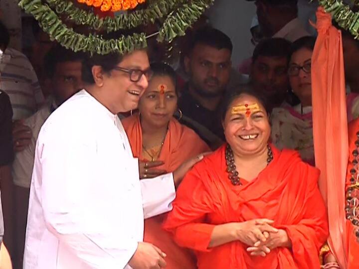 Guru Maa Kanchan Giri meets Raj Thackeray If there is an ideology on the issue of Hindutva, then MNS should go with BJP Says Guru Maa Kanchan Giri हिंदुत्वाच्या मुद्यावर विचारधारा जमत असेल तर मनसेनं भाजपसोबत जावं : गुरु माँ कांचनगिरी