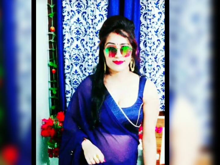 मोना ने कहा था कि वह जैसे ही स्कूटी से उतरी तो दो लड़के खड़े थे और सटाकर गोली मार दी. वह यह सब फिल्मों में देखी थी और अब उसके साथ हो गया.