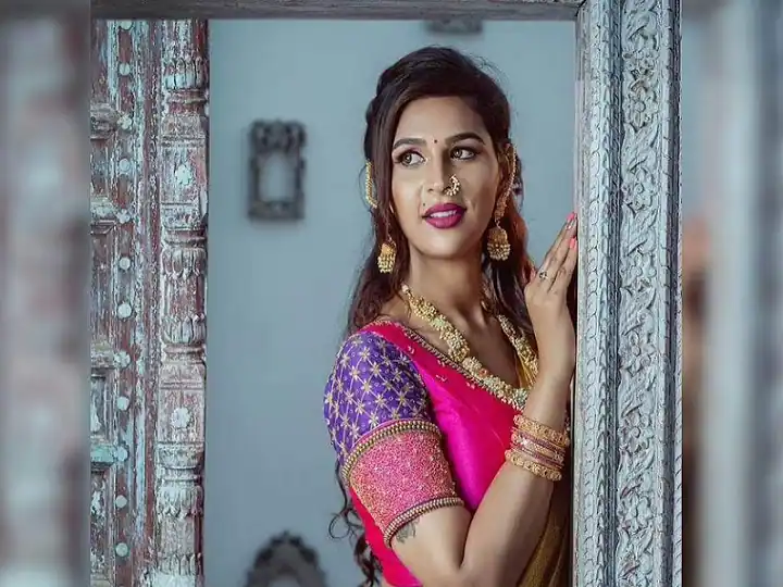 Watch Video | புத்தாடை.. புன்சிரிப்பு.. பிக்பாஸில் இருந்து வெளியேறிய நமீதாவின் லேட்டஸ்ட் வீடியோ..!