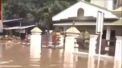 Kerala Rain: প্রবল বৃষ্টিতে বিপর্যস্ত কেরল, বাঁধের লকগেট খোলায় বাড়ছে প্লাবনের শঙ্কা| Bangla News