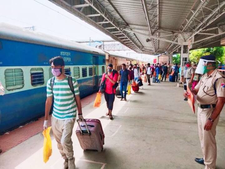 Indian Railway: People do not take tickets at this railway station of Aurangabad Bihar waiting for the next stoppage know in details ann Indian Railway: चूहों ने बिगाड़ा 'सिस्टम', बिना टिकट लिए ही सफर करने को मजबूर हुए इस रेलवे स्टेशन पर यात्री