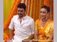 Suyash Tilak Haldi : अभिनेता सुयश टिळक आयुषी भावे अडकणार लग्नबंधनात, सुयश-आयुषीच्या हळदीसमारंभाचे फोटो व्हायरल