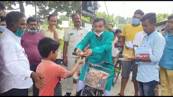যদিও বিরোধীদের কথা নিয়ে মাথা ঘামাতে নারাজ স্বপন দেবনাথ।