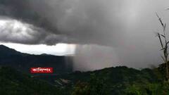 Cloudburst: গরুবাথান হয়ে লাভা জাওয়ার রাস্তায় কালিখোলা রেঞ্জে মেঘ ভাঙা বৃষ্টি | Bangla News