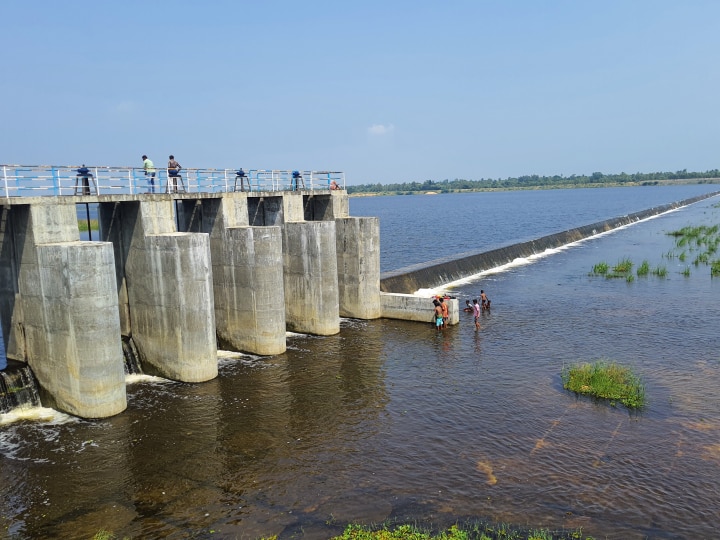 காஞ்சிபுரம் : நிரம்பின தடுப்பணைகள், 52 ஏரிகள் முழுமையாக நிரம்பின.! விவசாயிகள் மகிழ்ச்சி