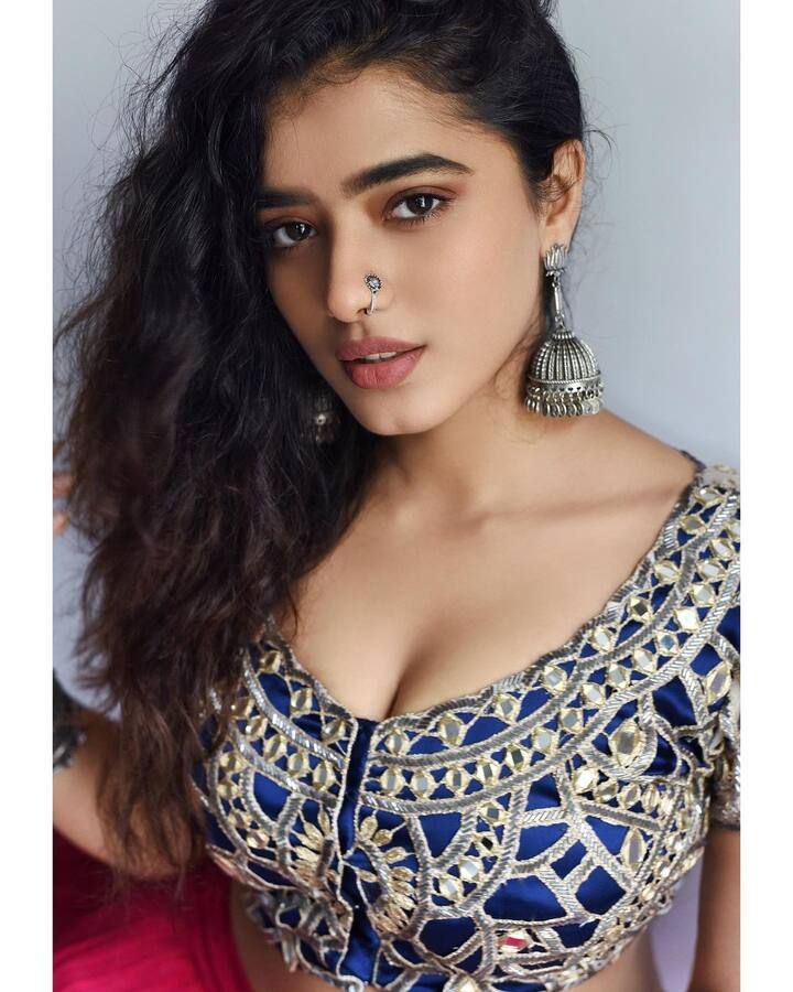 ‘రొమాంటిక్’ భామ కేతిక.. కుర్రకారుకు నిద్ర కరువే ఇక! - Image Credit: Ketika Sharma/Instagram