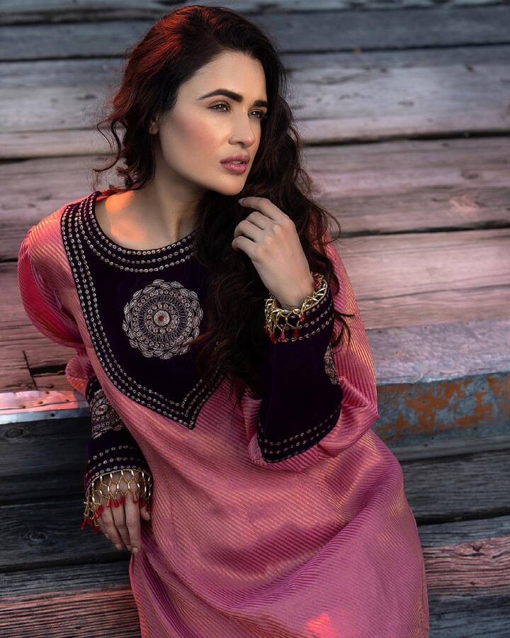 'ओम शांति ओम' या चित्रपटानंतर युविकाने अभिनय क्षेत्रामधून ब्रेक घेतला होता. (Photo:@yuvikachaudhary/IG)