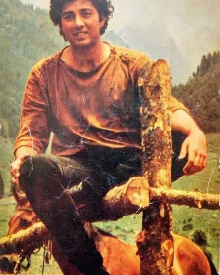 सनी त्याच्या चित्रपटातील हटके अंदजाने प्रेक्षकांचे मनोरंजन करतो. 2001 मध्ये प्रदर्शित झालेला सनीचा गदर हा चित्रपट लोक आजही आवडीने पाहतात. (Photo:@iamsunnydeol/IG)