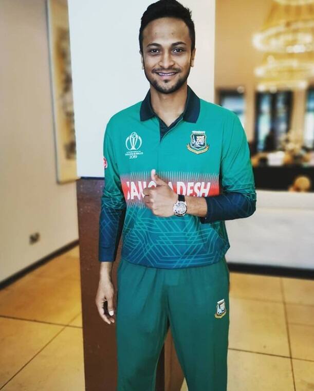 ২৬ ম্যাচে ৩২ উইকেট নিয়ে তালিকায় ছয় নম্বরে বাংলাদেশের তারকা অলরাউন্ডার শাকিব আল হাসান।