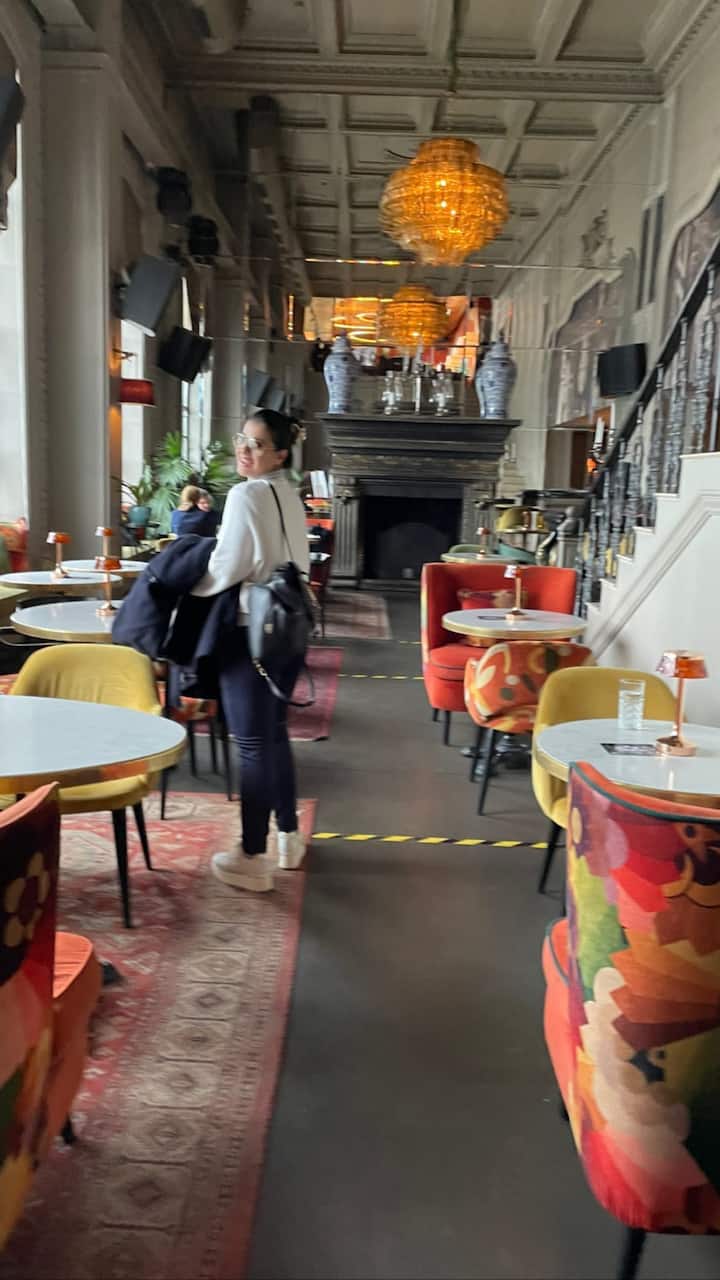 After celebrating Durga Puja 2021 with her mother Tanuja and sister Tanishaa Mukerji, Kajol jetted off to Mosco to enjoy a vacation with her son. She posted this snap along with the caption, 