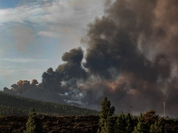 La Palma: A Month On, Volcano On Spanish Island Still Erupting Red-Hot Lava, Ash