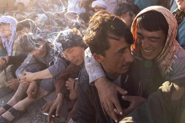 ஆப்கானில் நடைபெறும் மல்யுத்த போட்டியைக் காண்பதற்காக குவிந்துள்ள ரசிகர்கள் (Courtesy:Reuters)