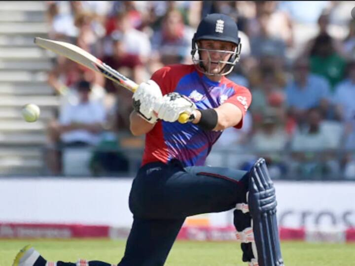 england batsman liam livingstone doubtful of playing in t20 world cup due to injury T20 WC: टीम इंडिया के खिलाफ प्रैक्टिस मैच में इंग्लैंड को हुआ 'नुकसान', घायल हुआ दिग्गज खिलाड़ी