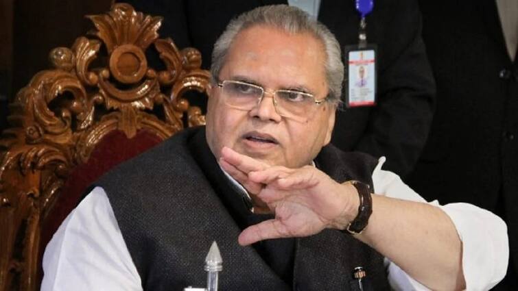 Meghalaya Governor Satya Pal Malik furious at the center, said on the loudspeaker dispute - the country is going towards destruction देशाची वाटचाल विनाशाच्या दिशेने, लाऊडस्पीकर वादावरून भाजपला घरचा आहेर