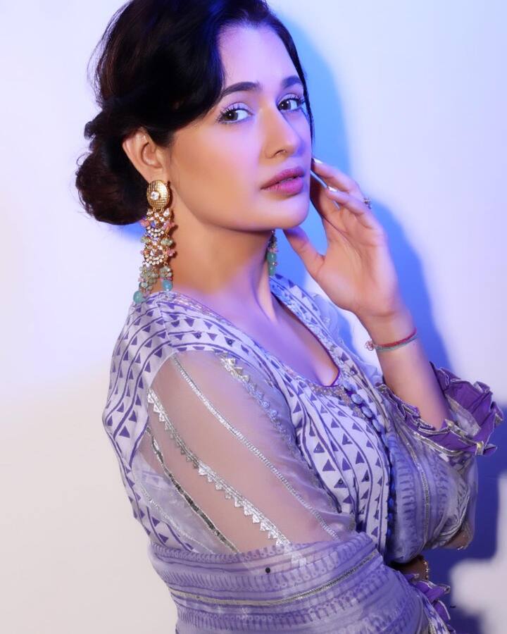 युविकाने अस्तित्व-एक प्रेम कहानी', 'दफा 420', 'कुमकुम भाग्य', 'बिग बॉस 9' आणि 'लाल इश्क' या मालिकांमध्ये काम केले आहे. (Photo:@yuvikachaudhary/IG)