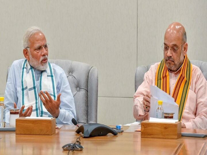 Union Home Minister Amit Shah meets Prime Minister Narendra Mod on PM residence Amit Shah Meets PM Modi: कश्मीर में बेगुनाहों की हत्या के बीच पीएम मोदी से मिले गृह मंत्री अमित शाह, टारगेट किलिंग की जांच करेगी NIA