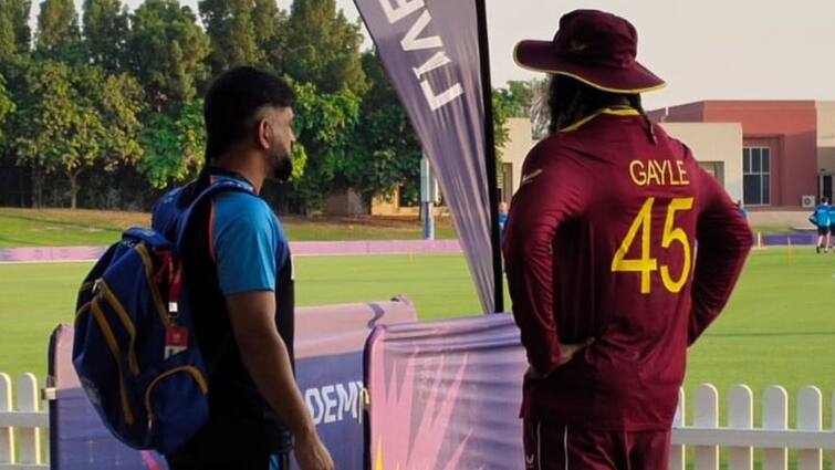 T20 WC 2021: Mahendra Singh Dhoni and Chris Gayle reunite on T20 World Cup stage T20 World Cup: বিশ্বকাপের মঞ্চে ফের দেখা ২ বন্ধুর, গল্পে মশগুল ধোনি, গেল
