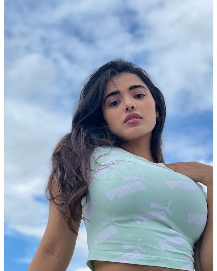 ‘రొమాంటిక్’ భామ కేతిక.. కుర్రకారుకు నిద్ర కరువే ఇక! - Image Credit: Ketika Sharma/Instagram