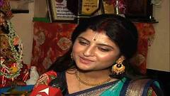 Lakshmi Puja 2021: অদিতি মুন্সির বাড়িতে লক্ষ্মী আরাধনা, মায়ের সামনেই শোনালেন 'এসো মা লক্ষ্মী' | Bangla News