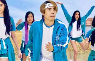 દુનિયાભરમાં ધૂમ મચાવનારી આ વેબ સીરીઝમાં બતાવવામાં આવ્યા છે એકદમ ખરાબ સીન્સ, બાળકોને દુર રાખવા ખુદ સરકારે કરી અપીલ, જાણો વિગતે