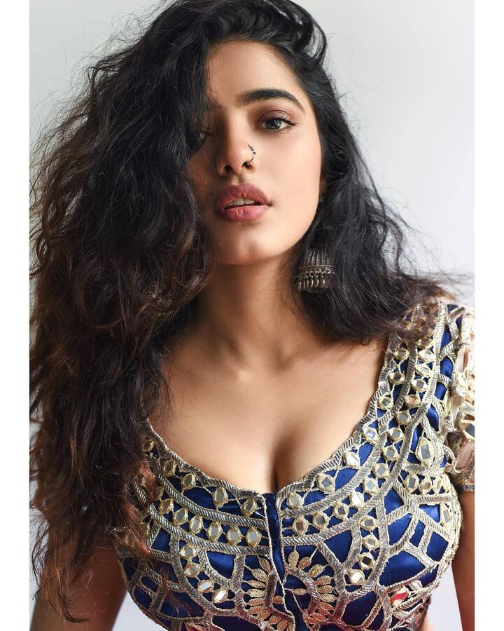 ‘రొమాంటిక్’ భామ కేతిక.. కుర్రకారుకు నిద్ర కరువే ఇక! - Image Credit: Ketika Sharma/Instagram