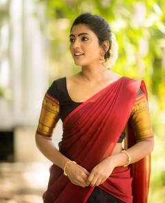 Eesha Rebba pics: மயக்கும் கண்கள்...சிரிக்கும் இதழ்கள்... தாவணியில் கலக்கும் ஈஷா..!