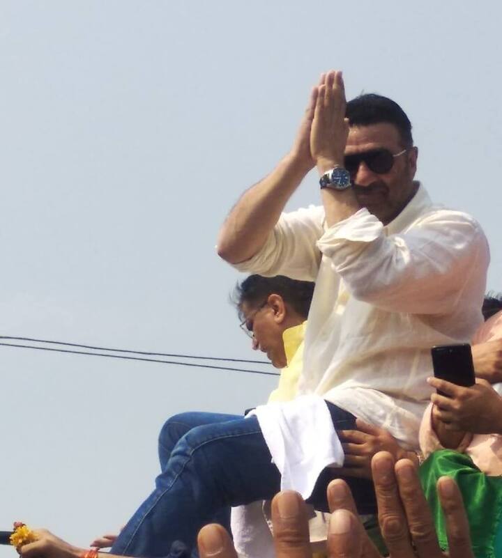 बॉलिवूडचे सगळ्यात यशस्वी अभिनेते धर्मेंद्र यांचा मुलगा (Photo:@iamsunnydeol/IG)