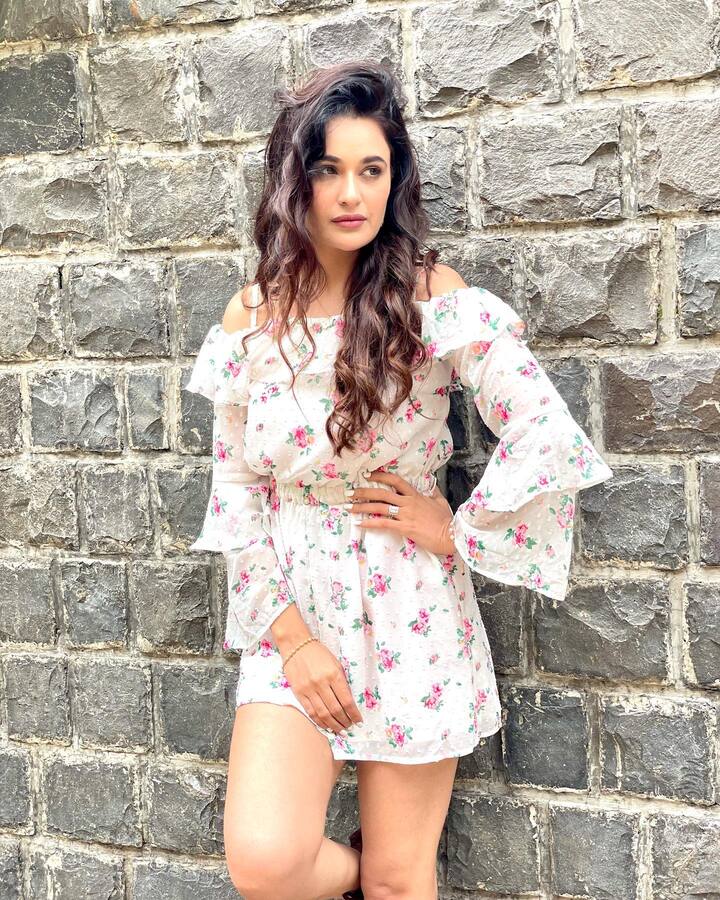 युविकाने 'तो बात पक्की', 'याराना', 'अफरा-तफरी' आणि 'समर 2007' या चित्रपटांमध्ये काम केले आहे. (Photo:@yuvikachaudhary/IG)