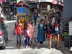 Uttarakhand Rain: भारी बारिश के बाद पहाड़ों की रानी मसूरी में मौसम हुआ साफ, जमकर आनंद ले रहे पर्यटक