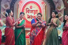 দিতিপ্রিয়া-ঈশার সঞ্চালনায়, জোজো,অনীকের গানে জমে উঠল বিজয়া বৈঠক