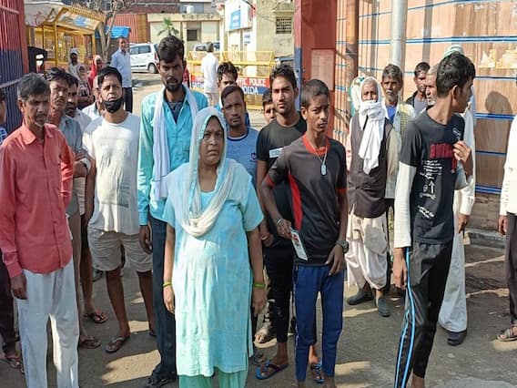 Crime News: ग्रेटर नोएडा में युवक का शव मिला, दोस्तों पर लगा हत्या का आरोप Crime News: ग्रेटर नोएडा में युवक का शव मिला, दोस्तों पर लगा हत्या का आरोप