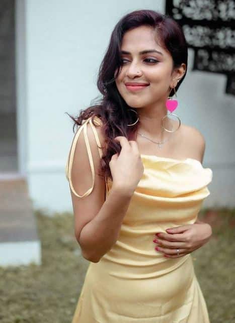 எந்தன் ஆளானது இன்று வேறானது வண்ணம் நூறானது வானிலே