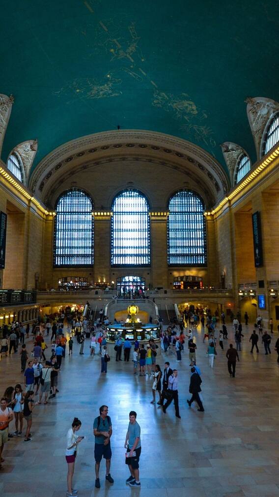 বিশ্বজুড়ে ছড়িয়ে থাকা চোখজুড়ানো রেলস্টেশন