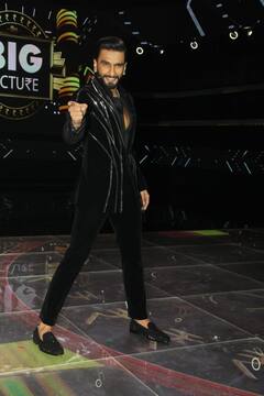 एक तरफ Janhvi Kapoor तो दूसरी तरफ Sara Ali Khan... खुशी से फूले नहीं समां रहे Ranveer Singh, हसीनाओं ने The Big Picture के सेट पर लगाए चार चांद